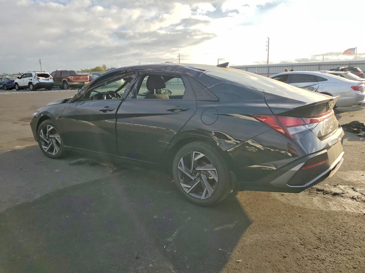 2025 HYUNDAI ELANTRA — ?