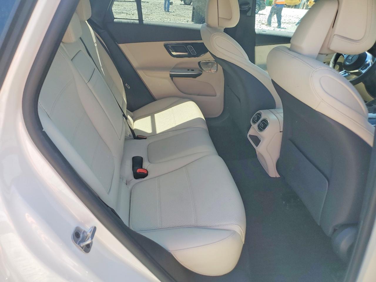 2025 MERCEDES-BENZ GLC