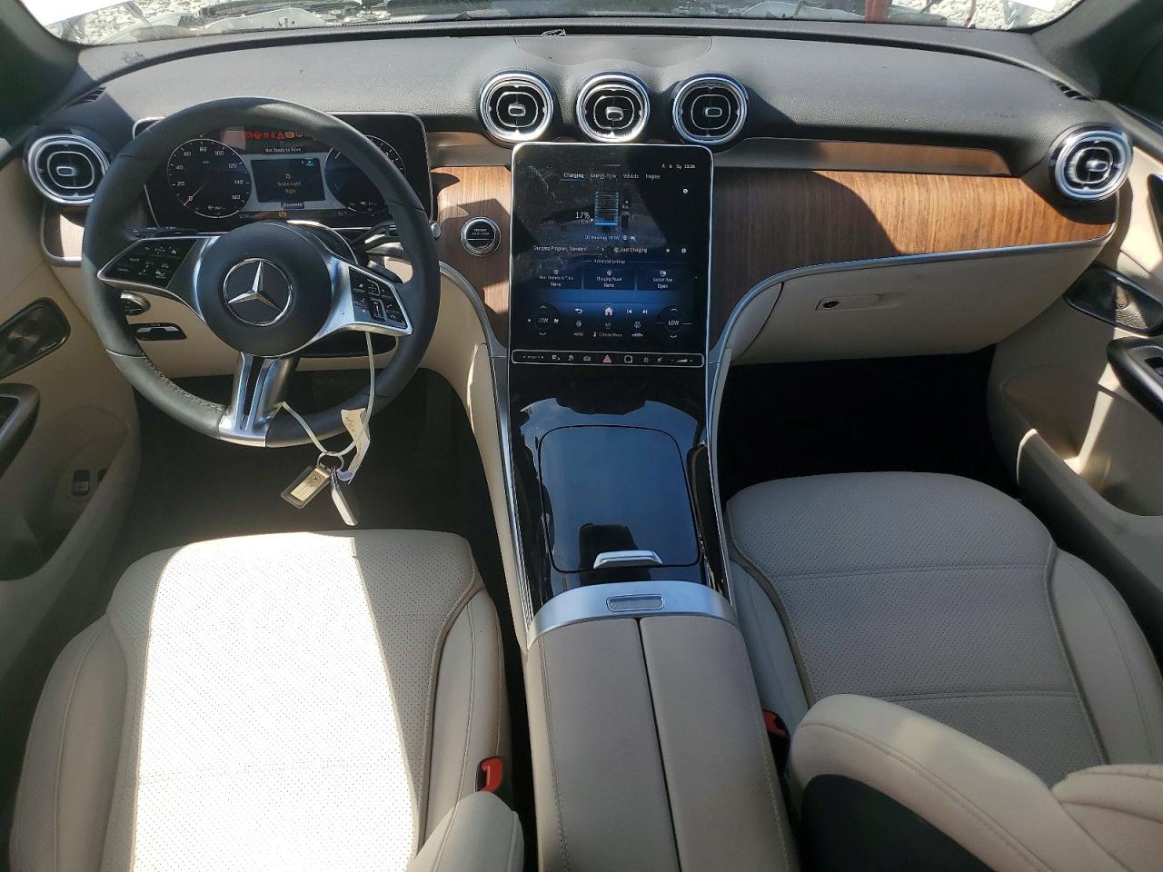 2025 MERCEDES-BENZ GLC