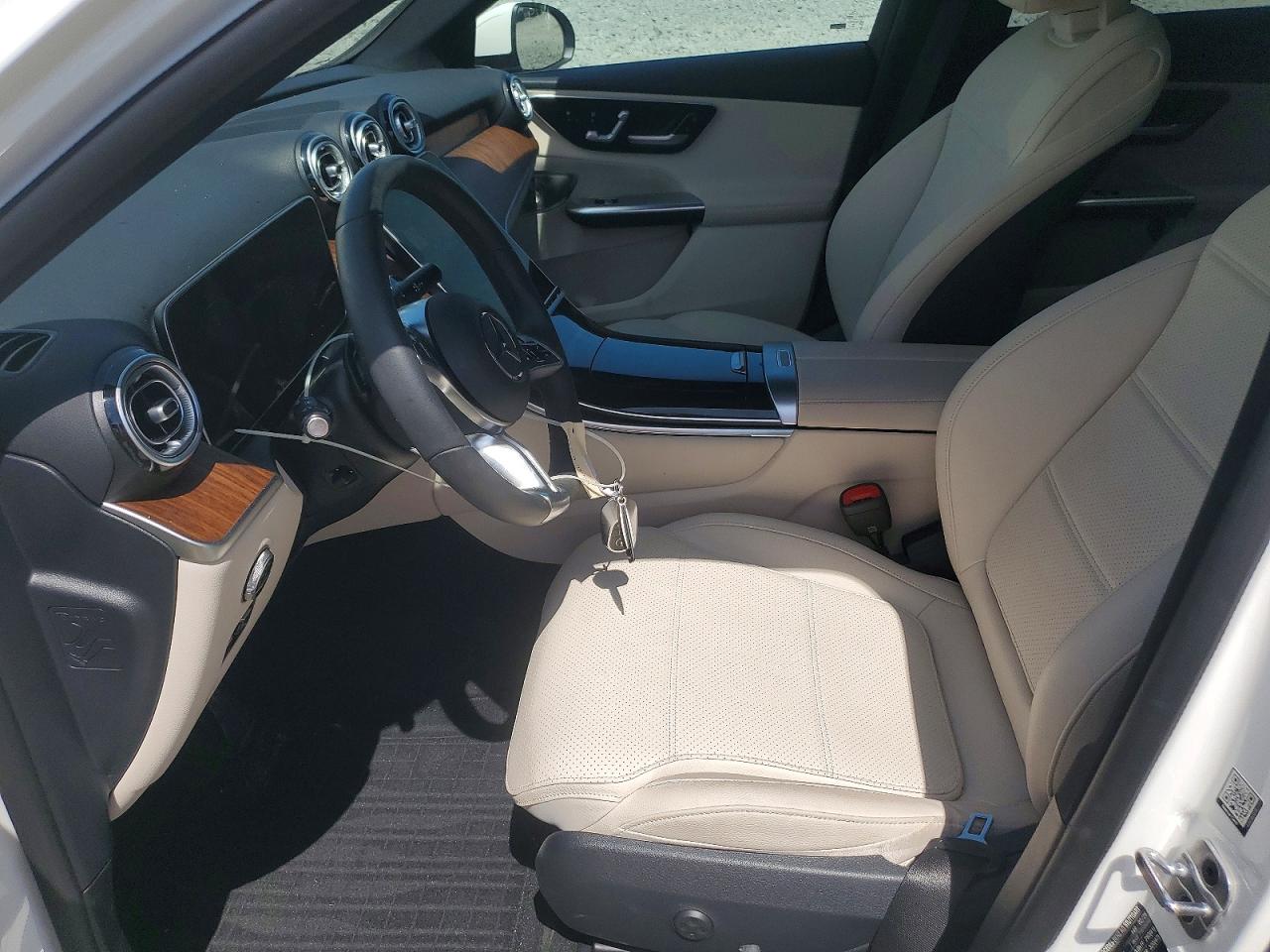 2025 MERCEDES-BENZ GLC
