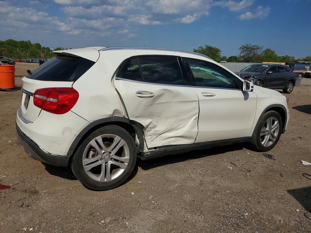 2016 MERCEDES-BENZ GLA