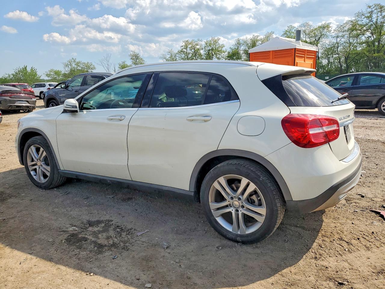 2016 MERCEDES-BENZ GLA