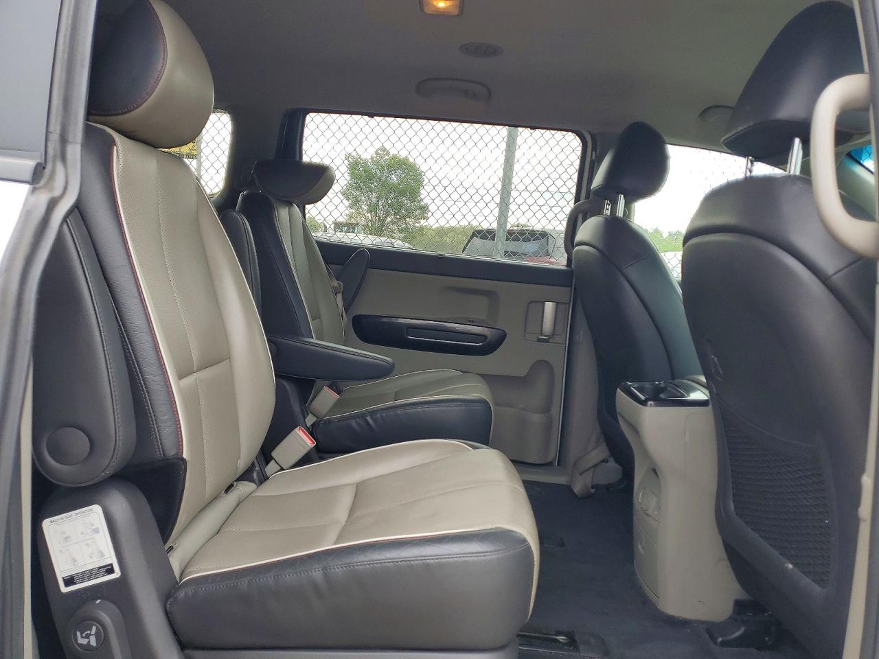 2016 KIA SEDONA