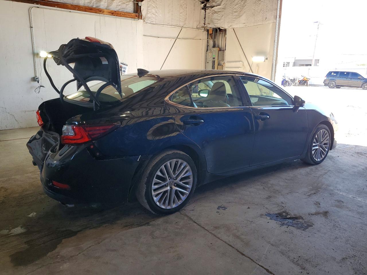 2018 LEXUS ES