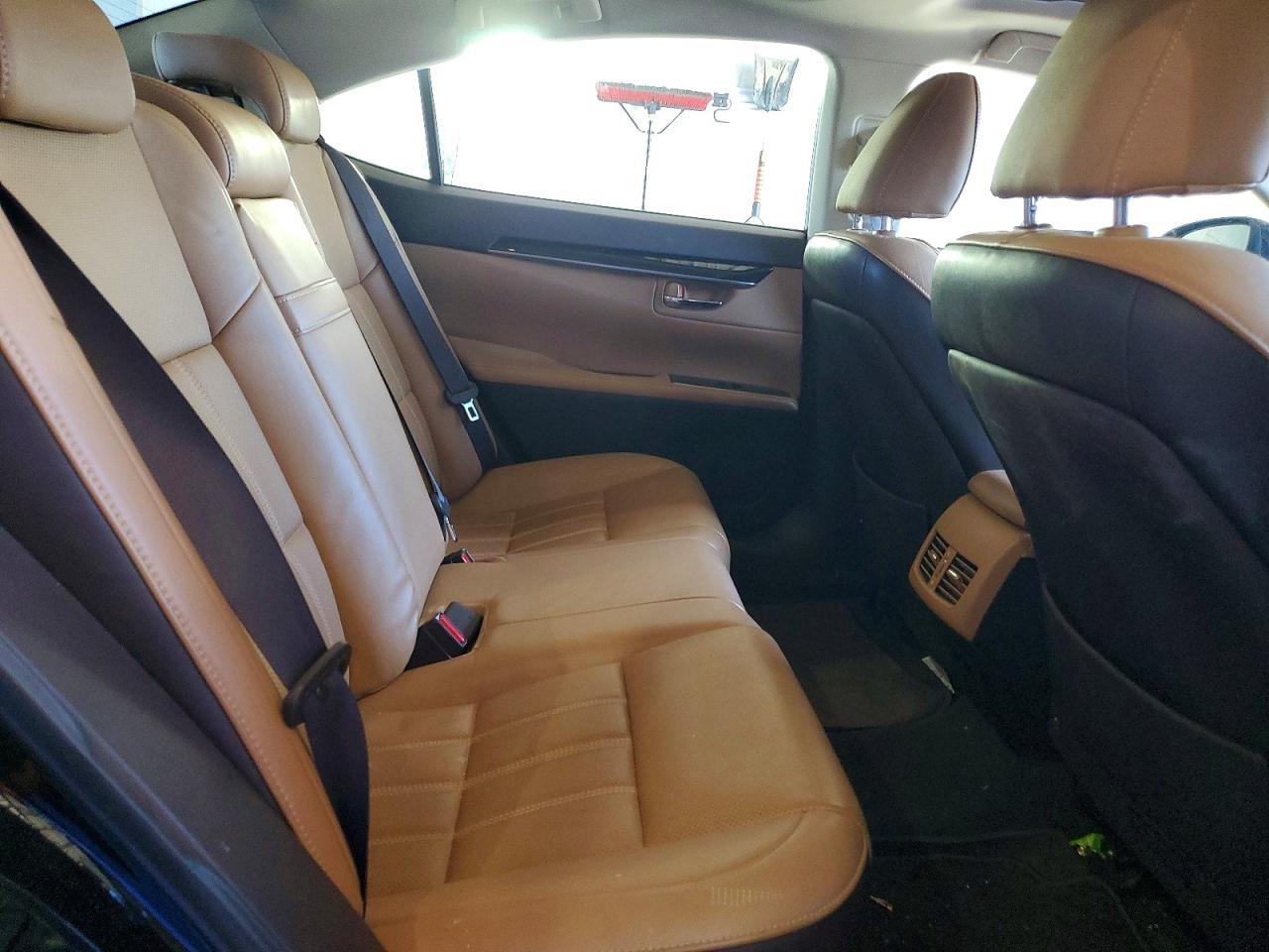 2018 LEXUS ES
