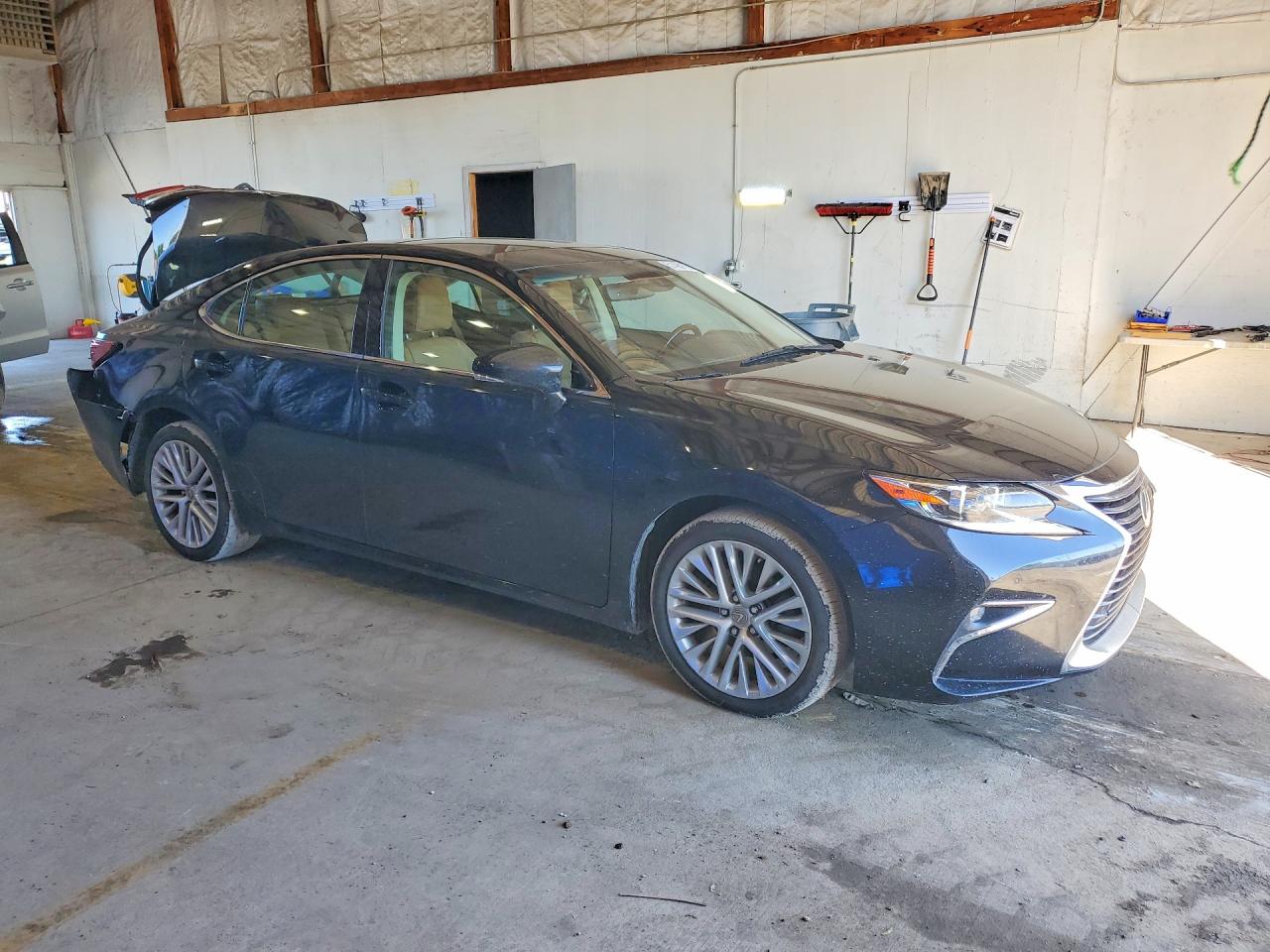 2018 LEXUS ES