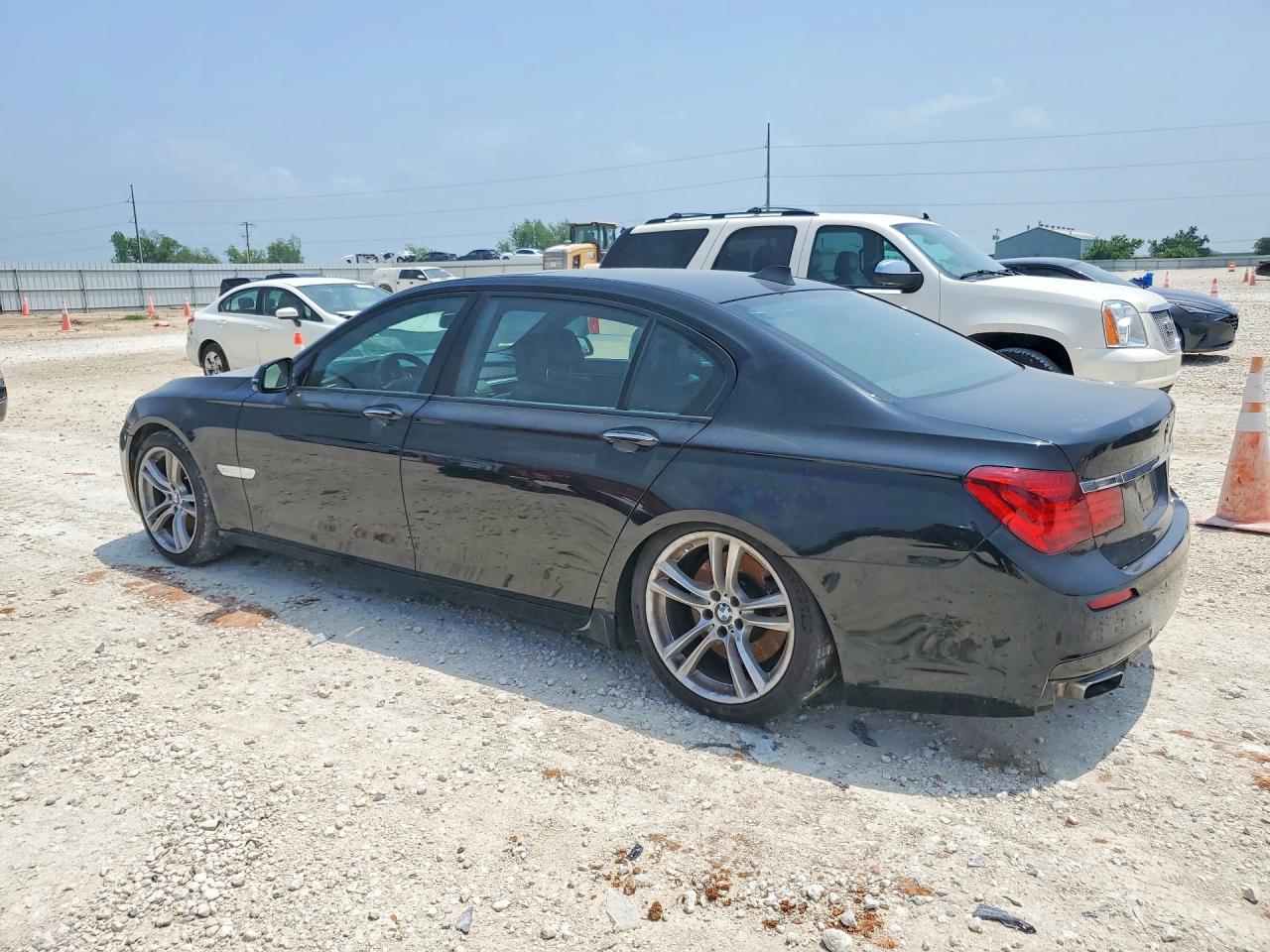 2013 BMW 750