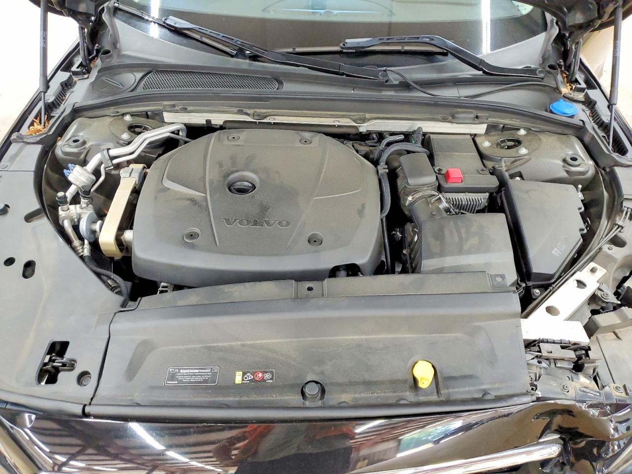 2017 VOLVO S90