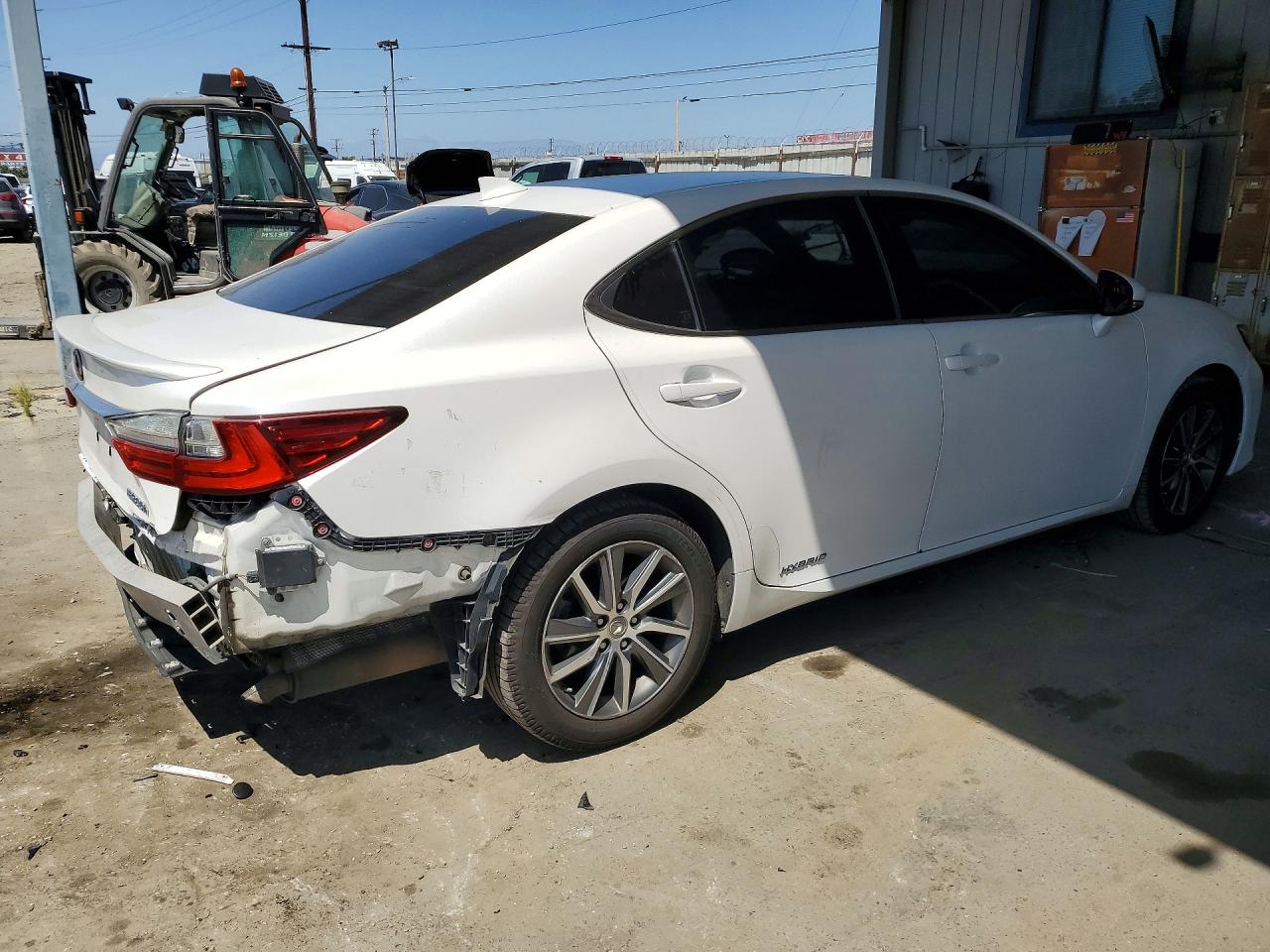 2016 LEXUS ES