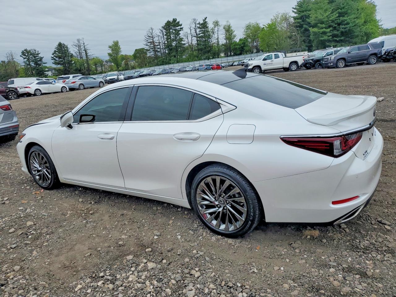 2025 LEXUS ES 350