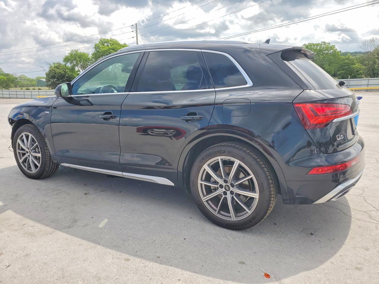 2021 AUDI Q5 E