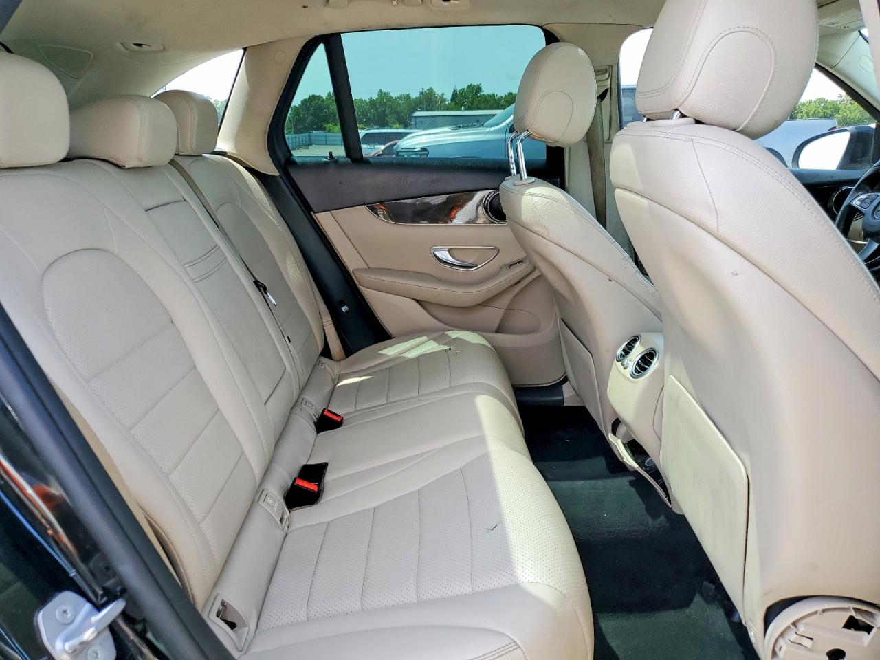 2016 MERCEDES-BENZ GLC — ?