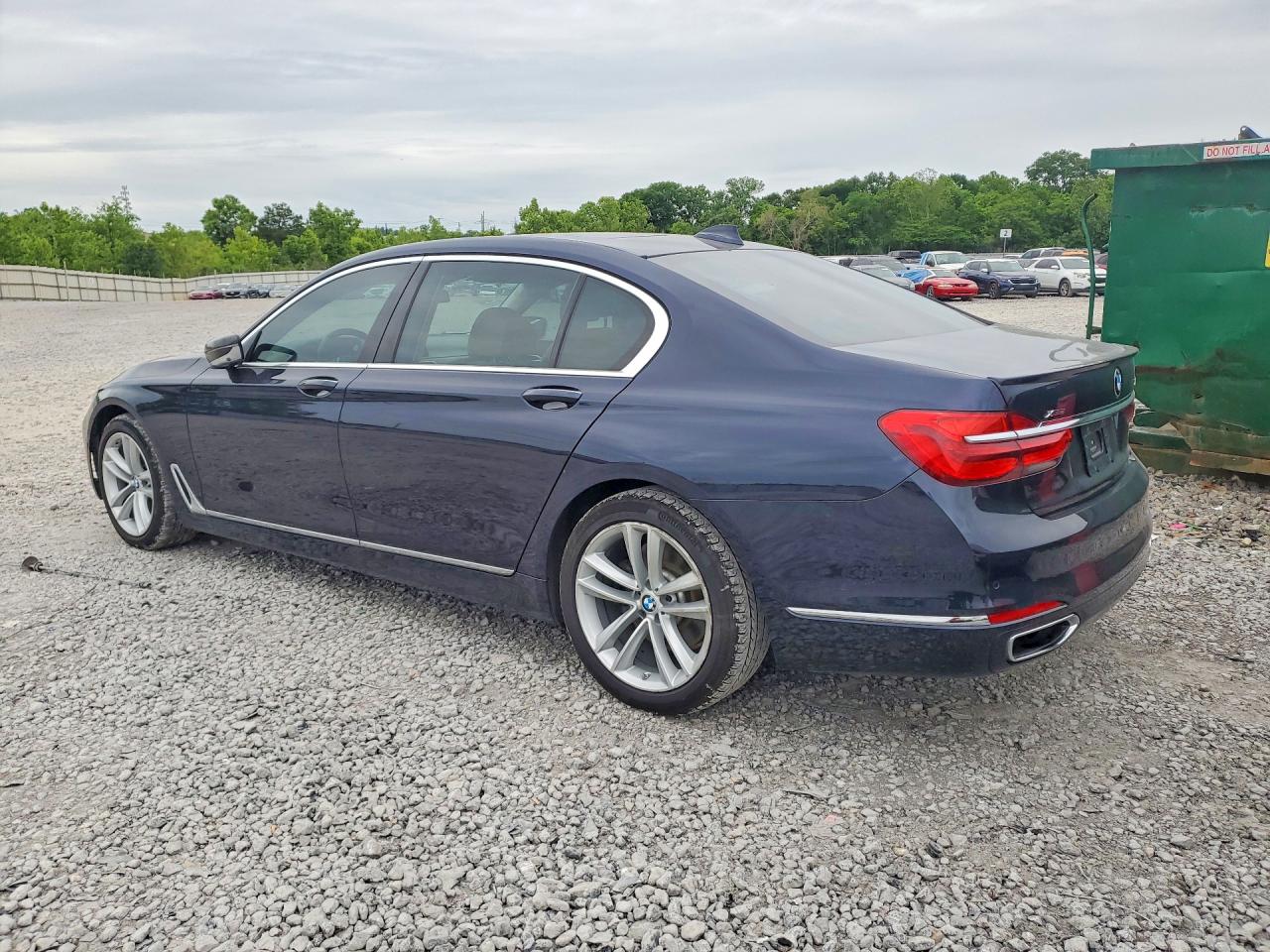 2016 BMW 750