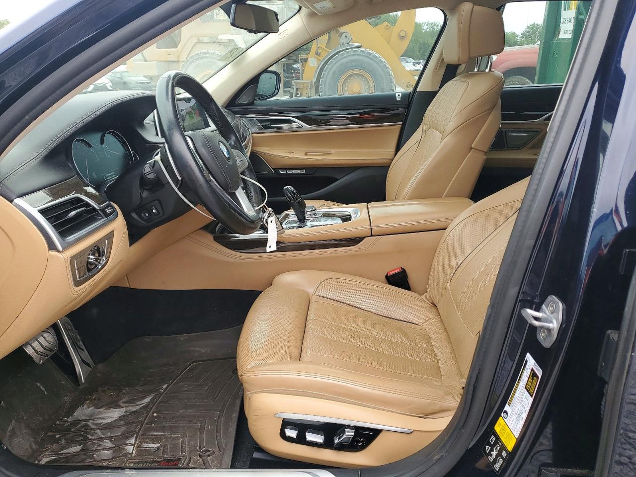 2016 BMW 750