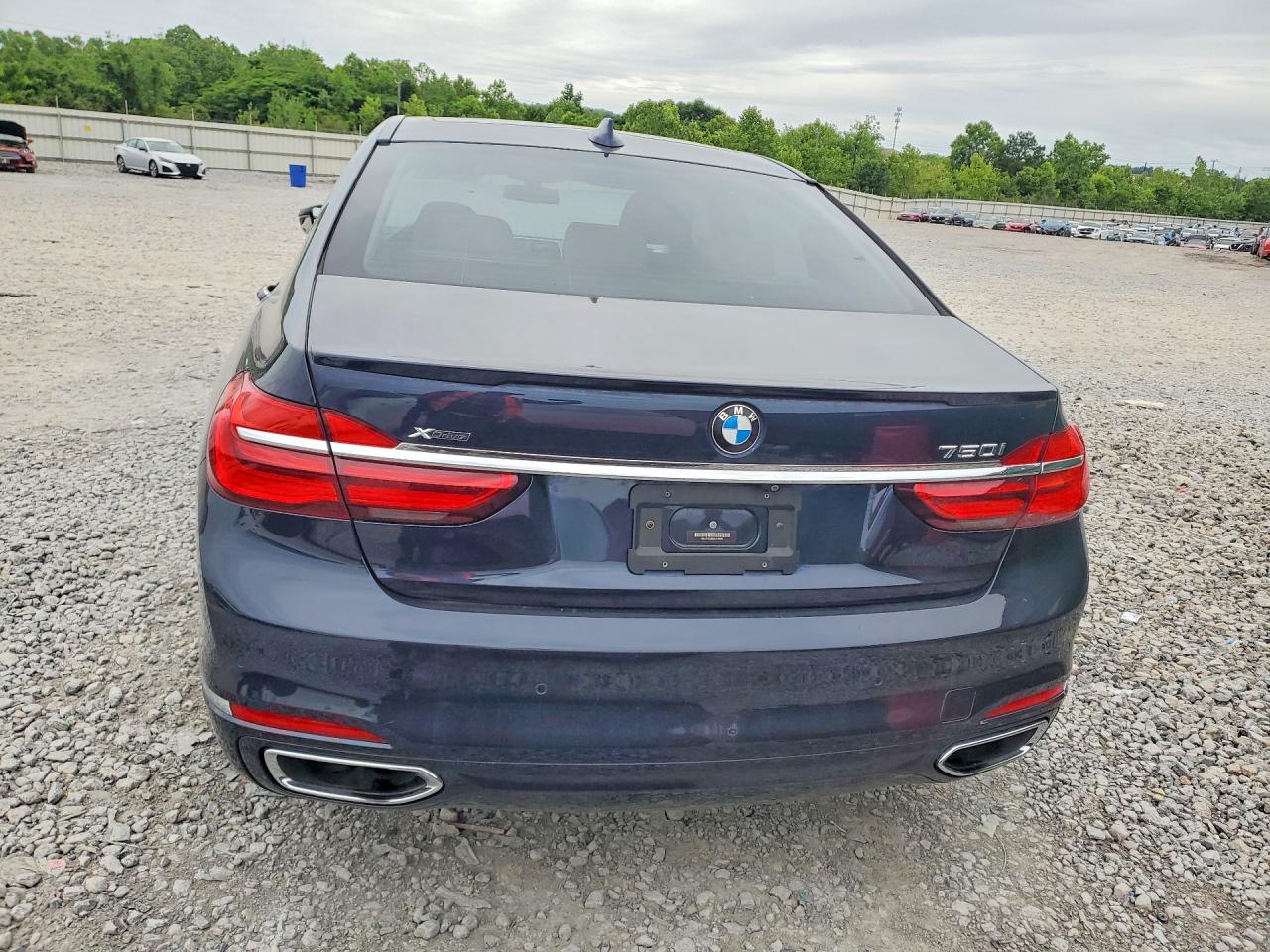 2016 BMW 750