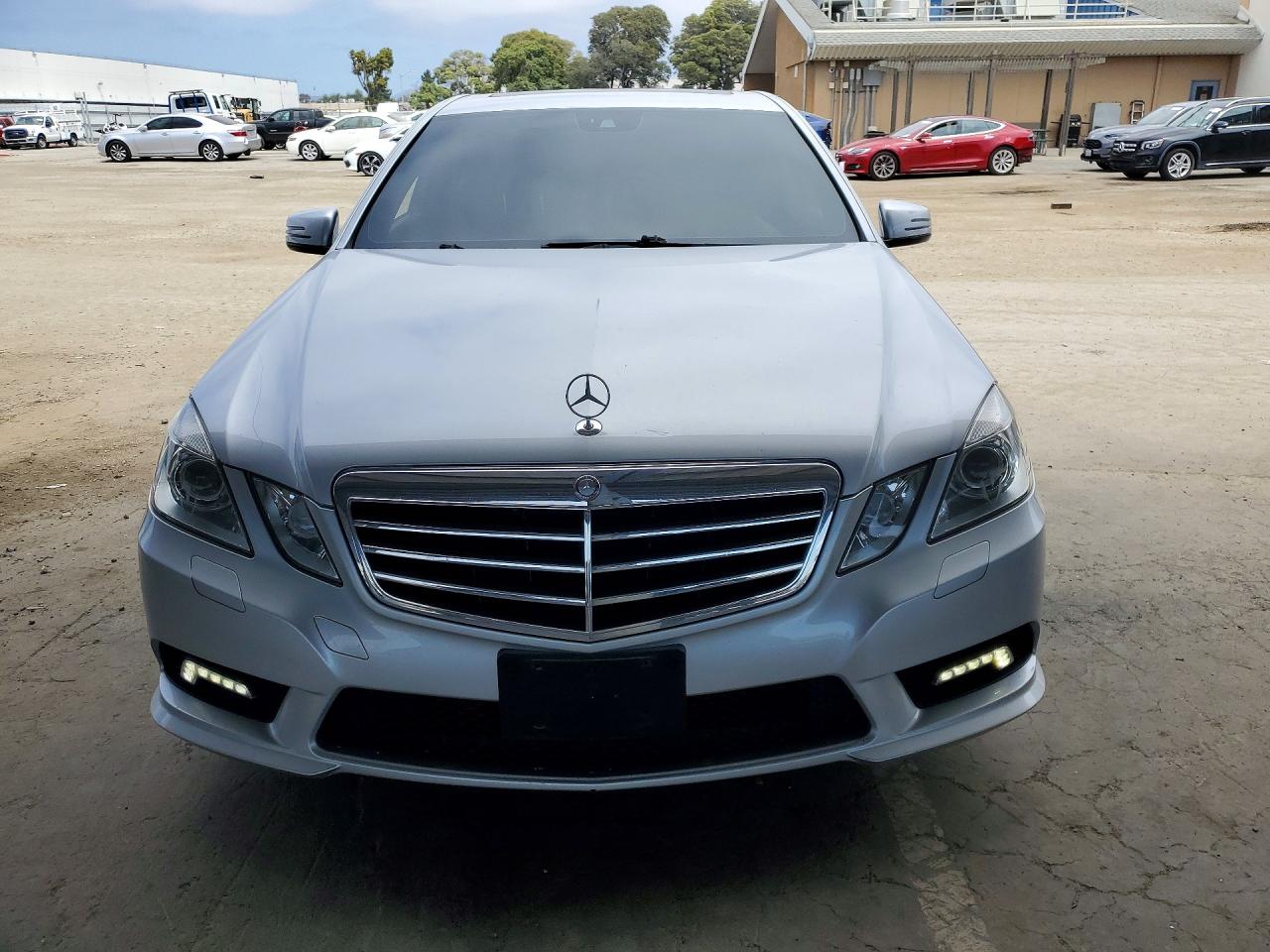 2011 MERCEDES-BENZ E
