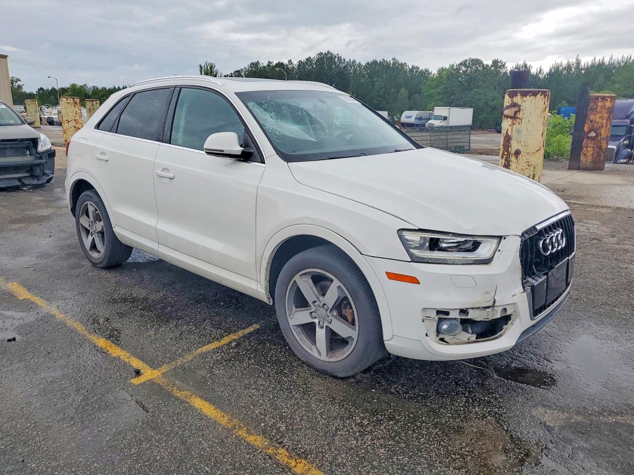 2015 AUDI Q3