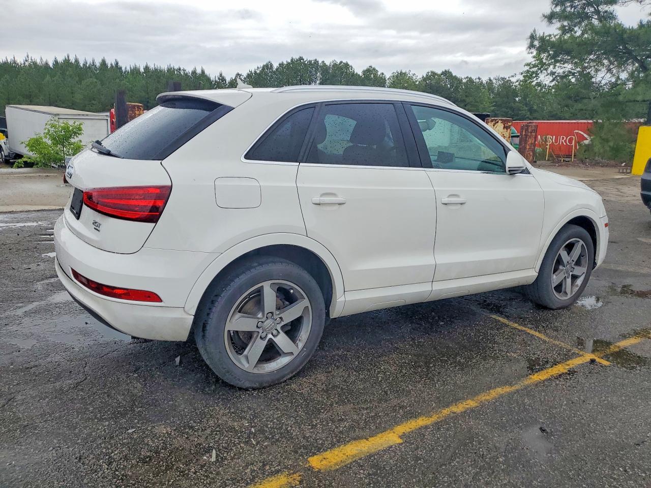 2015 AUDI Q3