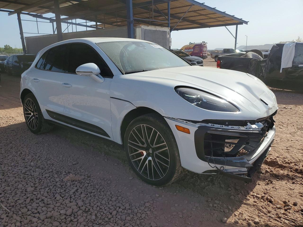 2022 PORSCHE MACAN