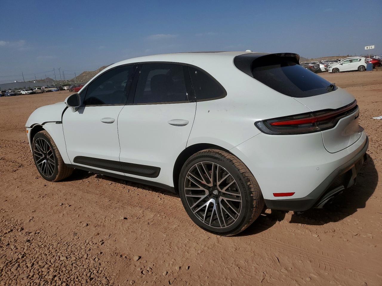2022 PORSCHE MACAN