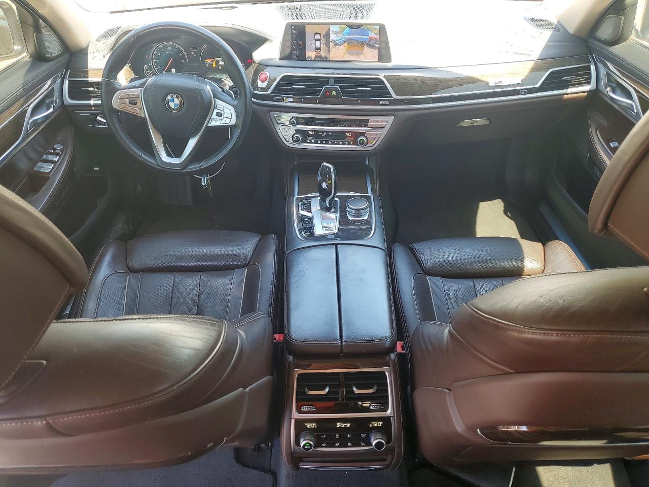2016 BMW 750