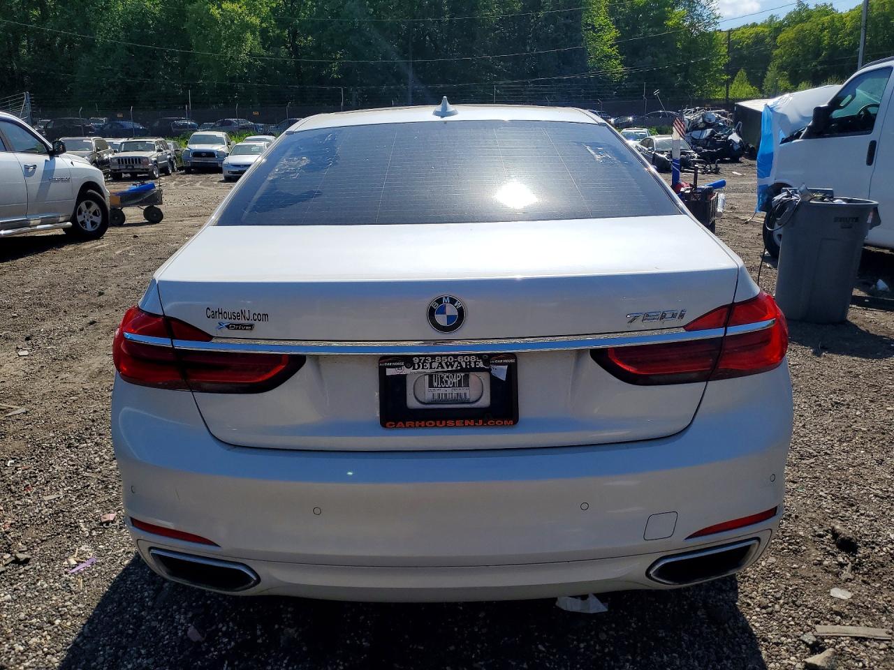 2016 BMW 750