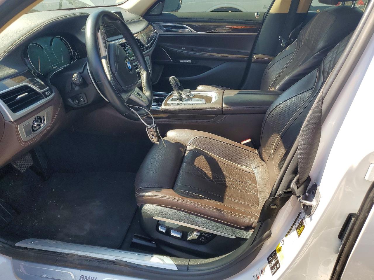 2016 BMW 750
