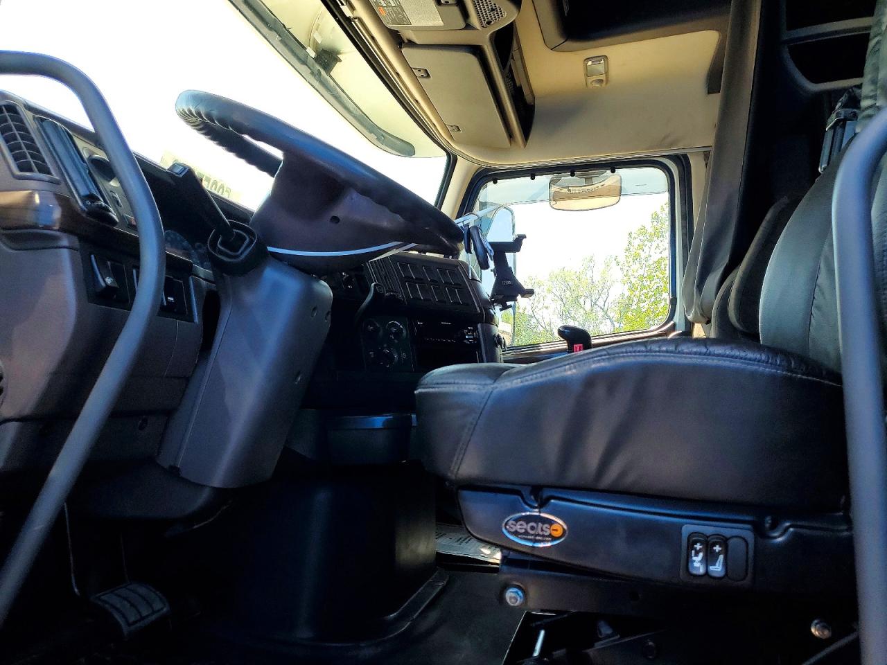 2016 VOLV VN