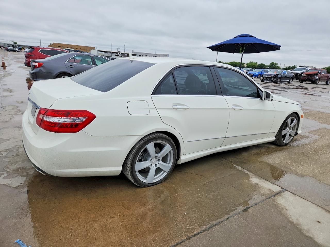 2011 MERCEDES-BENZ E