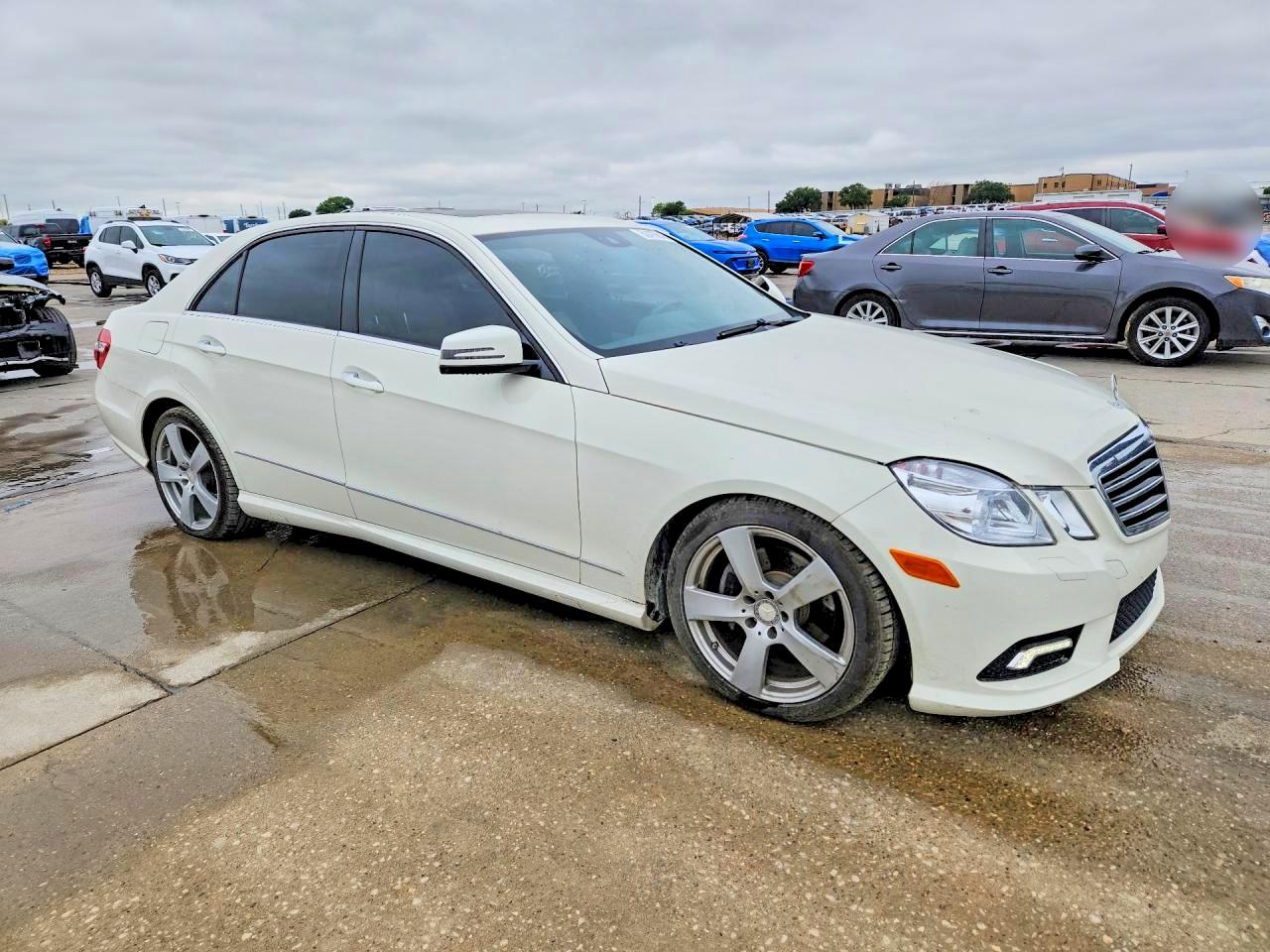 2011 MERCEDES-BENZ E