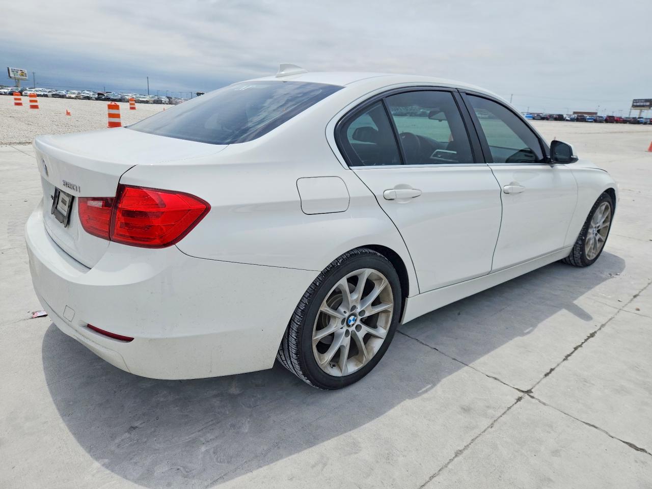 2015 BMW 3-Series 320