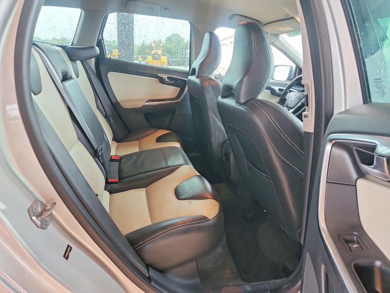 2017 VOLVO XC60