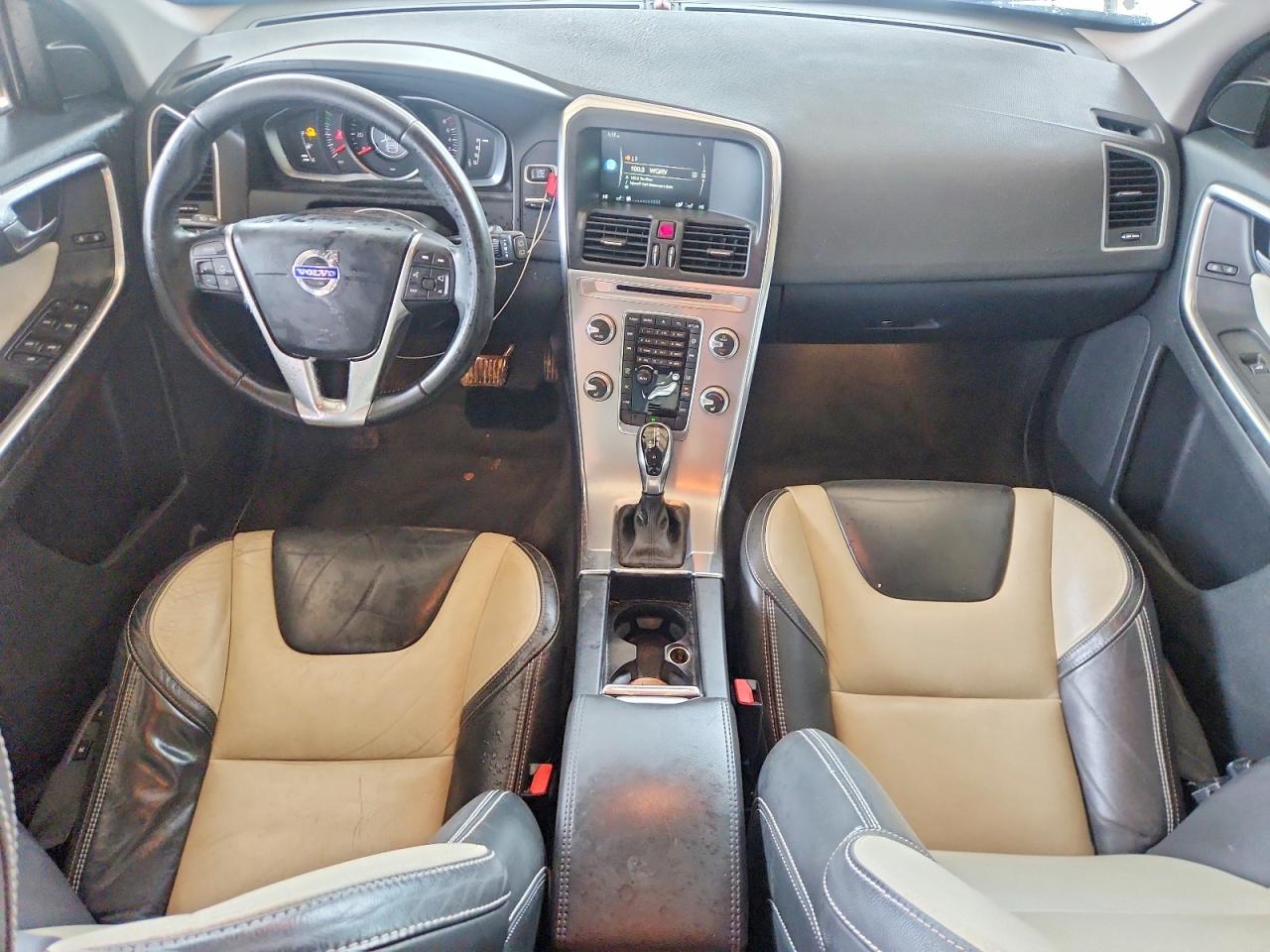 2017 VOLVO XC60