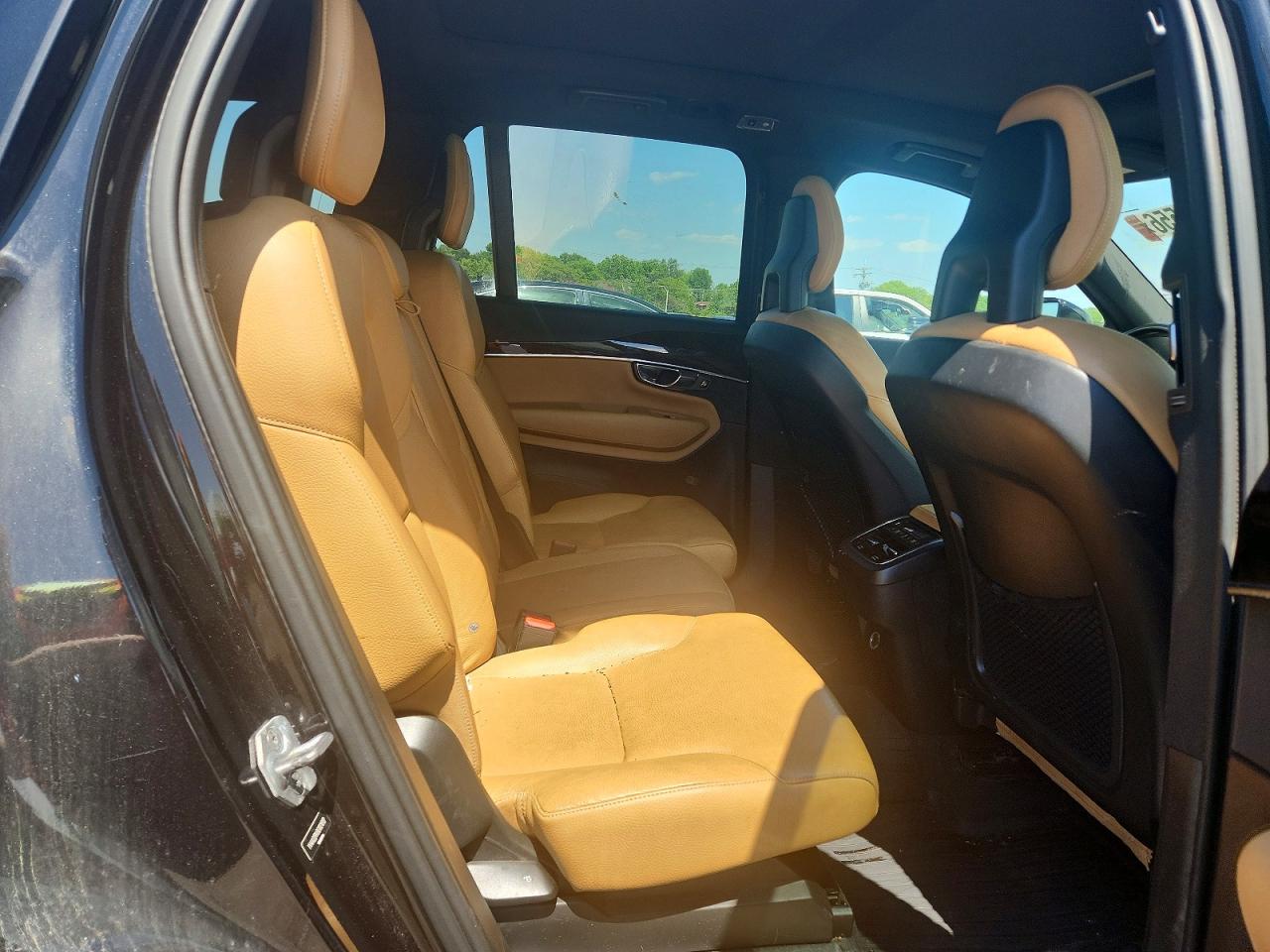 2016 VOLVO XC90