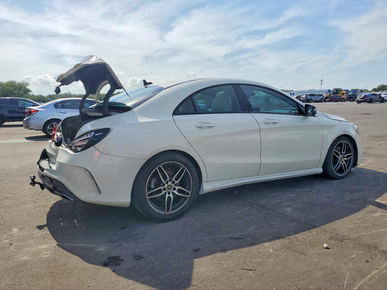 2018 MERCEDES-BENZ CLA