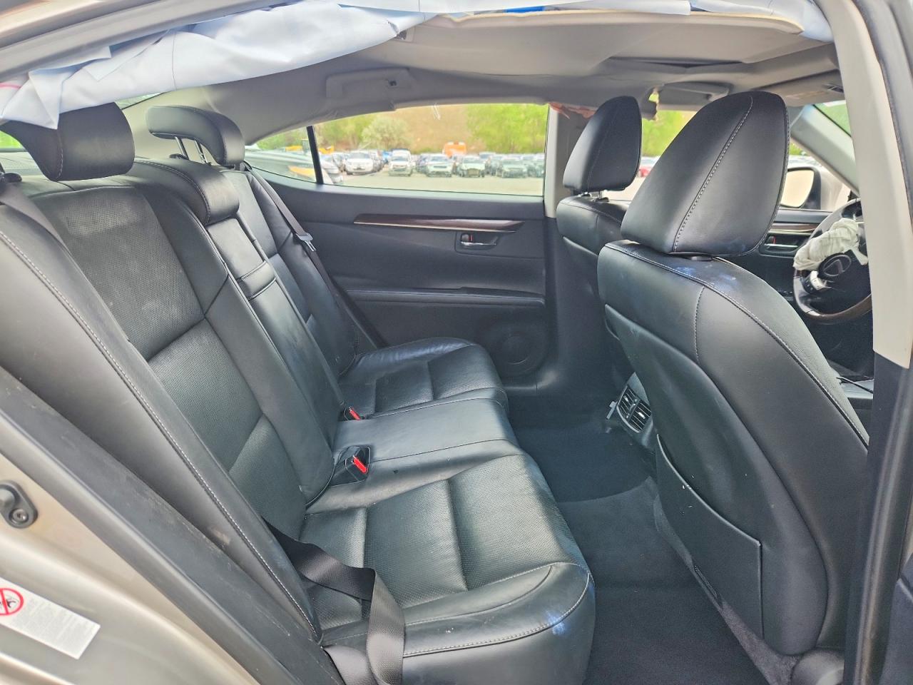 2015 LEXUS ES