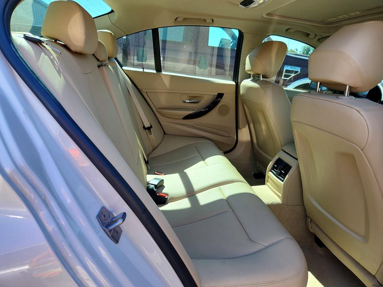 2016 BMW 3-series 320