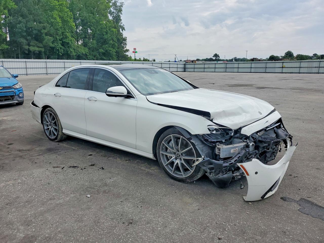 2022 MERCEDES-BENZ E