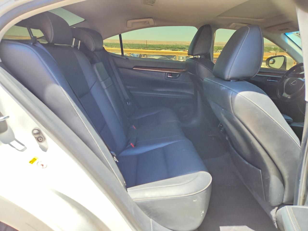 2015 LEXUS ES