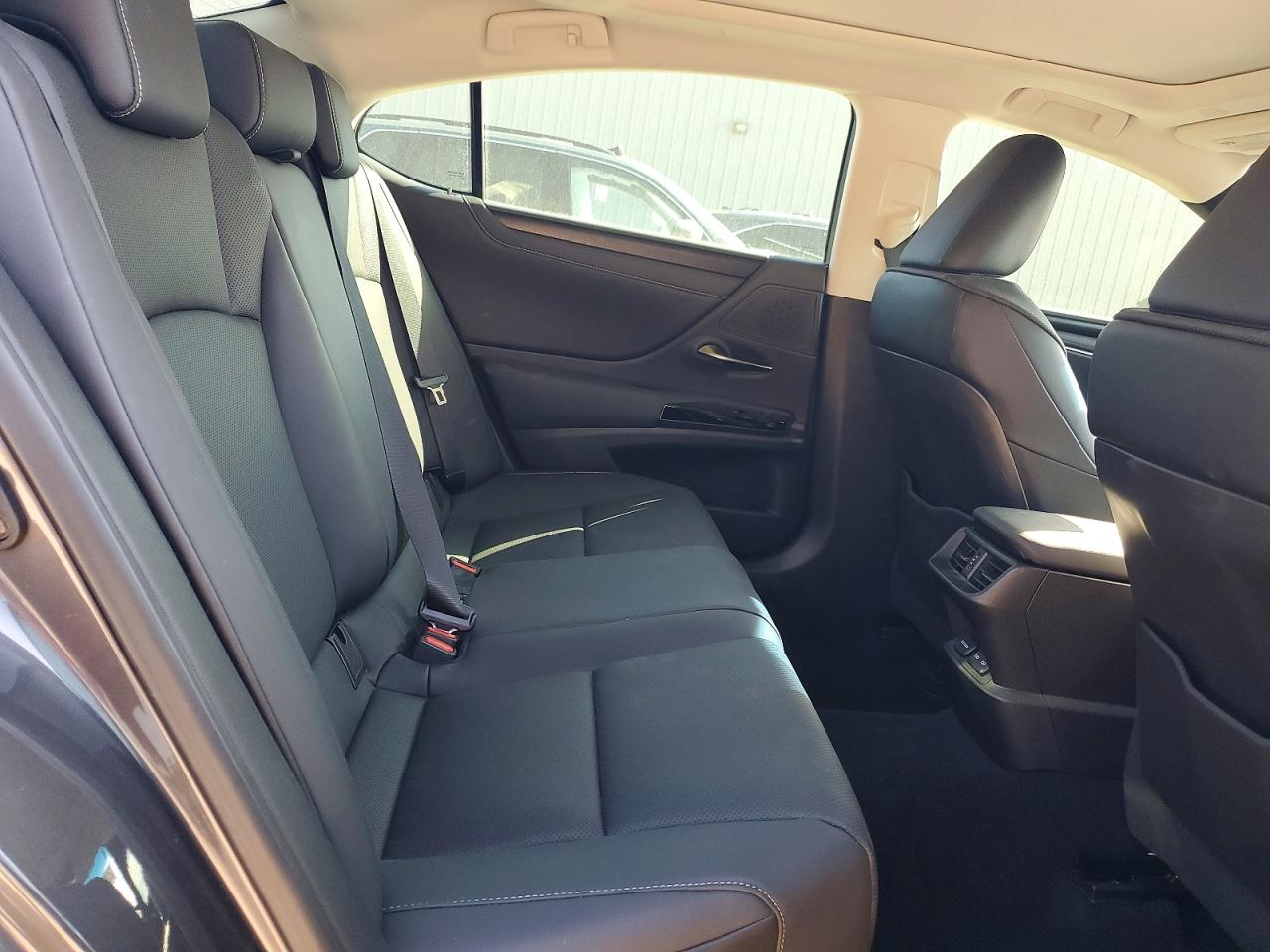 2022 LEXUS ES 350