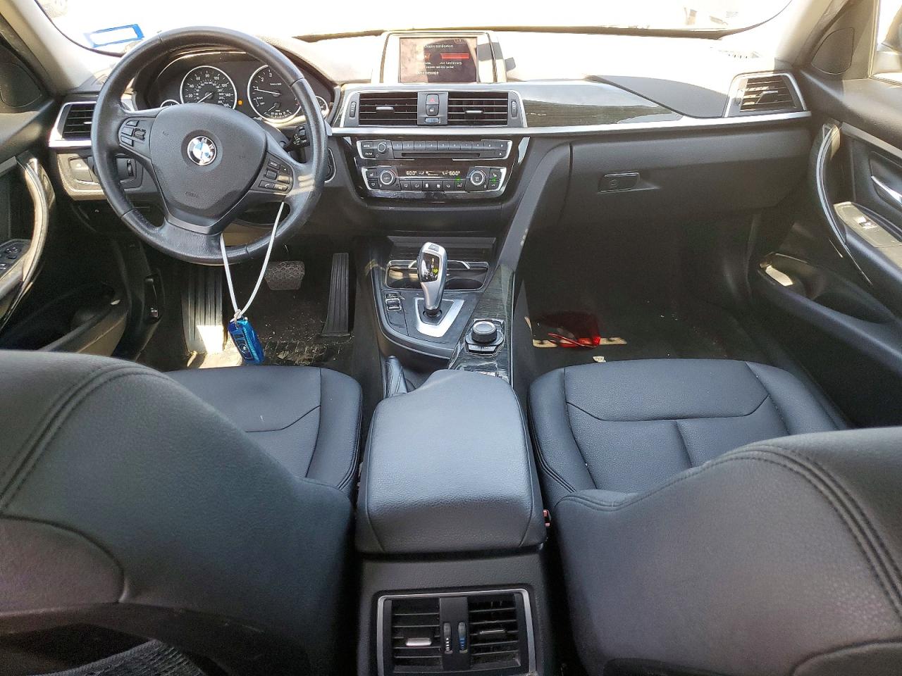 2018 BMW 3-Series 320