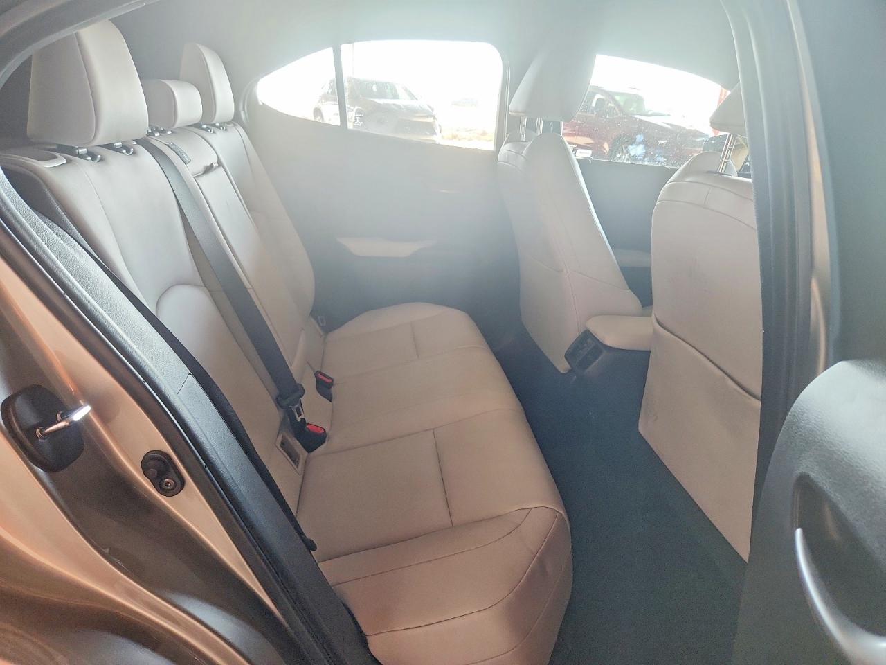 2021 LEXUS UX