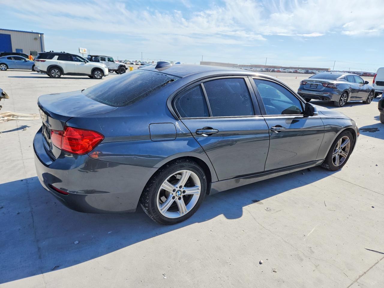 2014 BMW 3-Series 320