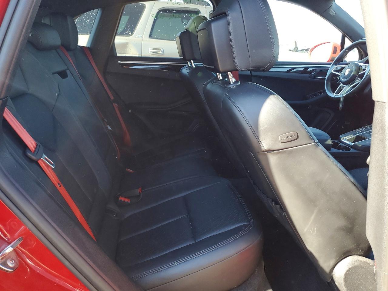 2021 PORSCHE MACAN