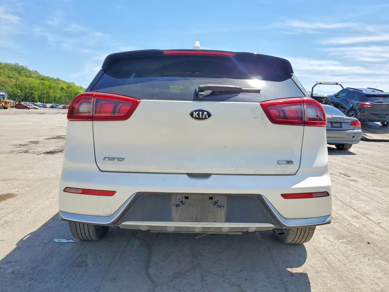 2017 KIA NIRO