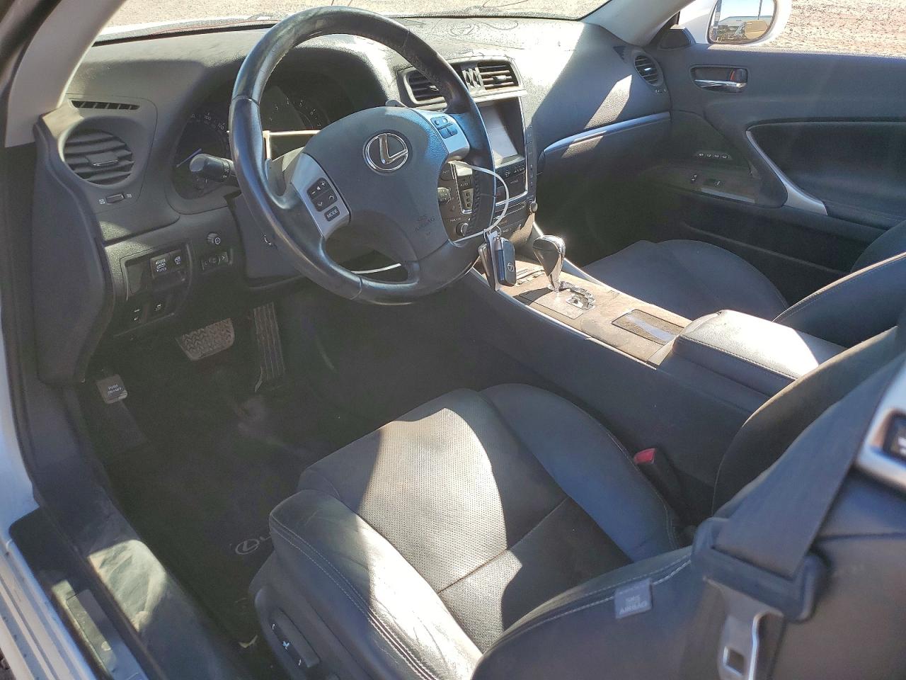 2015 LEXUS IS