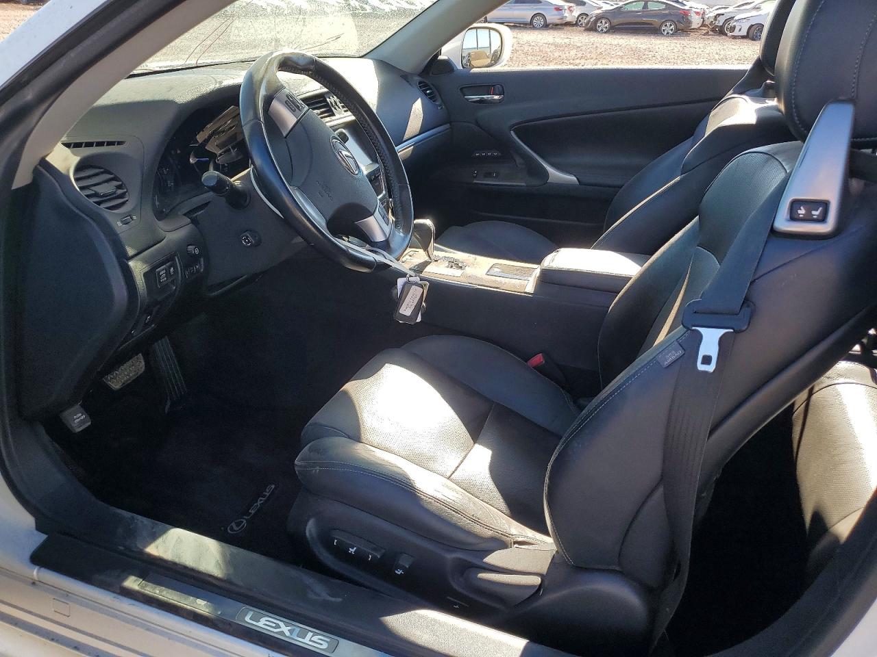 2015 LEXUS IS