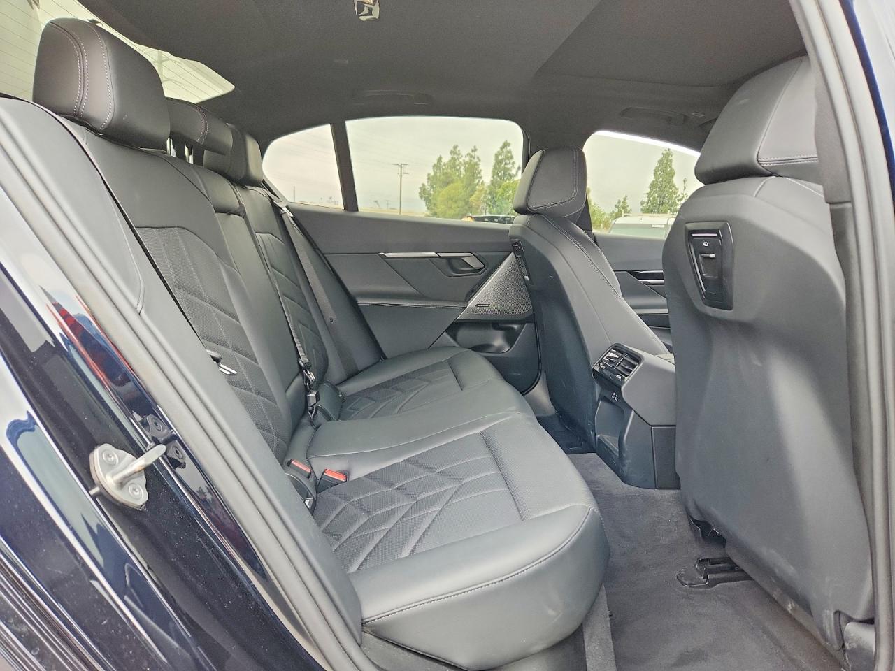 2024 BMW 5-Series 530