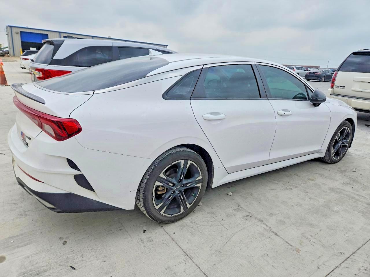 2022 KIA K5