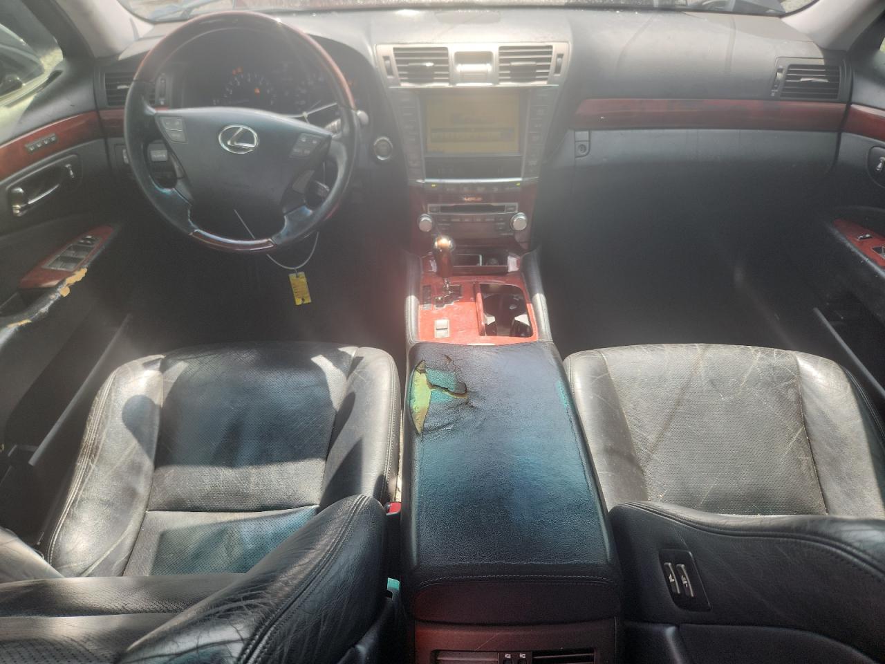 2011 LEXUS LS